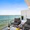 The Malibu 5 - No. 3 - Beachfront 1 Bd w pvt balcony parking beach access - Malibu