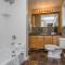 Union Duplex Cove and Woods in Salt Lake with Hot Tub
