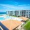 Amazing views of the ocean and pool located along the no-drive beach! - 新士麦那海滩