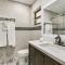 Pool and Hot Tub Spacious Villa in Coral Springs!
