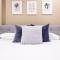 Light Resort Style Haven in Darling Harbour