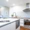 Light Resort Style Haven in Darling Harbour