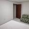 Triplex com piscina em caioba