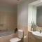Exclusive Suite CBD Riverviews - ParkingOnsite