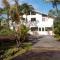 Hale-Hoola B & B