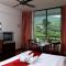 Hotel C7 Munnar - Munnar