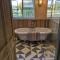 Stylish 3 bed Cotswold cottage with stunning views