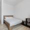 Northlight Residence - Large Apartment and Private Parking - Creţuleasca