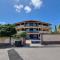 T4 Tropical House
