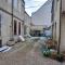 La cour fleurie, tout confort - 第戎