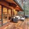 Picturesque Cabin Hot Tub