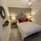 Family Cottage in Llandudno with Parking