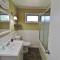 Cheerful 4- bedroom Home with jacuzzi bathtub - Batavia