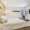 Highridge A3 Ultimate Mountain Getaway 3-Bedroom Retreat with Fireplace, Hot Tub & Pool
