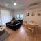 Coastal 3 bedroom house with private oasis. - Mona Vale