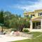 Villa Mayroula