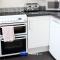 Four Bedroom House By Beds Away Short Lets & Serviced Accommodation Oxford With Free Parking & Garden Access