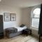 2Bed - FreeParking - Laundry - 30MinToLondon