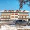 Mountain Meadows Apt 3