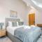 No.44 - Deluxe 2-Bedroom Duplex with Balcony