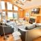 Beachfront 4 BR Spacious House! [Coastal Haven]