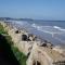 Duplex lumineux avec jardin et terrasse vue sur château proche Omaha Beach et Bayeux - Commes