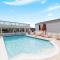 Home with private pool and deck - Port Isabel