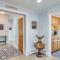 Comfortable Lincoln Home Walk to Main Street!