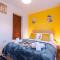 NEW! Spacious 2-bed Apartment in Crewe by 53 Degrees Property, ideal for Business & Professionals, FREE Parking - Sleeps 6