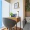 Luxury 1 Bedroom Apartment with Balcony - Central MK - Free Parking, Fast WiFi and Smart TV by Yoko Property - Milton Keynes