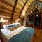 Sacha Urco Lodge -Private Cloud Forest Reserve in Mindo- 4x4 recommended March-April