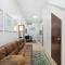 Sleek 2BR - Walking distance to Times Square