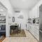 Sleek 2BR - Walking distance to Times Square