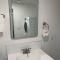 Modern 2Bedroom suite in SW Edmonton close to Edmonton International Airport