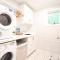 Rosebud Lovely House - Mornington Peninsula 3 BR holiday house - Jacuzzi - BBQ - Basketball ring - Beach - Hot springs