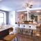 Huge 4BR Chicago Downtown Retreat Good for Groups Sleeps 10 Near McCormick Place and Field Museum