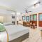 Bay Village Tropical Retreat & Apartments