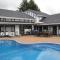 Devonwood Motel