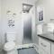 5 KING BEDS, 1Q 1Full P/O NEWLY REMODELED 2800 sq ft