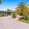 Newly renovated 3 bedrooms near the beach and res1
