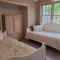 LakePath Beach House - XL hot tub, walk to beach
