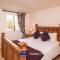 Tolkien View House in Oxford By Beds Away Short Lets & Serviced Accommodation With Outdoor Fireplace & Free Private Parking