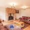 Tolkien View House in Oxford By Beds Away Short Lets & Serviced Accommodation With Outdoor Fireplace & Free Private Parking