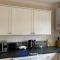 3 Bedroom House For Contractors By Beds Away Short Lets & Serviced Accommodation Oxford With Free Parking for 2 Cars