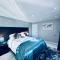 Stunning 3BR House w/ Parking