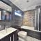 Stunning 3BR House w/ Parking