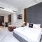 Simply Comfort Vacation Homes Rental Spacious Apts in J One Canal Views Quiet & Central
