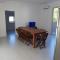 Casa c/ SPA e mesa de sinuca 240 m2