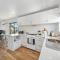 Harmony at Henley Beach - Coastal Style & Comfort