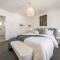Harmony at Henley Beach - Coastal Style & Comfort